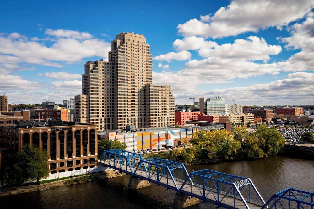 Фото Courtyard by Marriott Downtown Grand Rapids