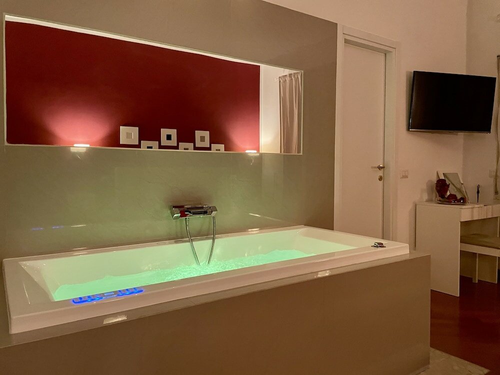 Фото Le Coq Rooms&Suite