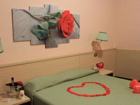 Фото Priscilla Hotel