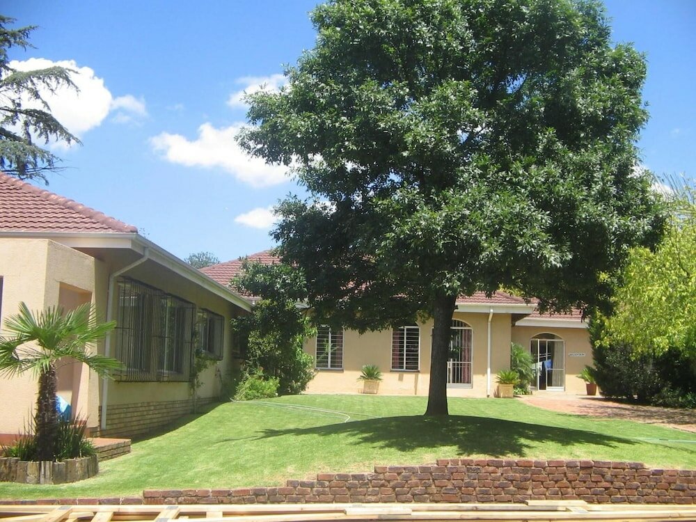Фото Airport Lodge Guest House