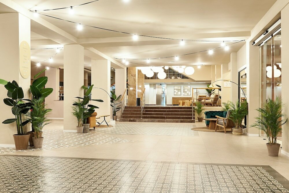 Фото отеля 2