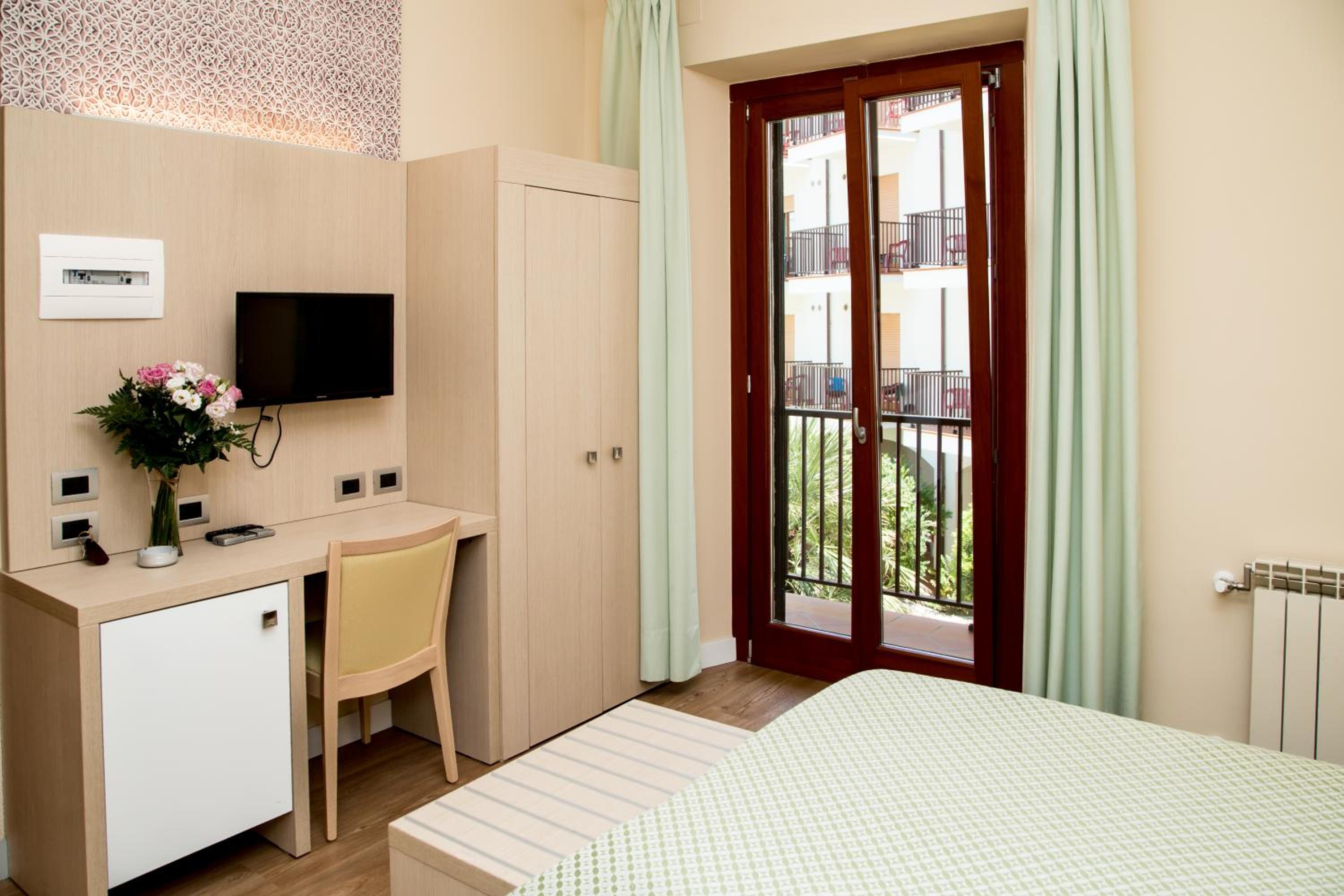 Фото Hotel El Balear