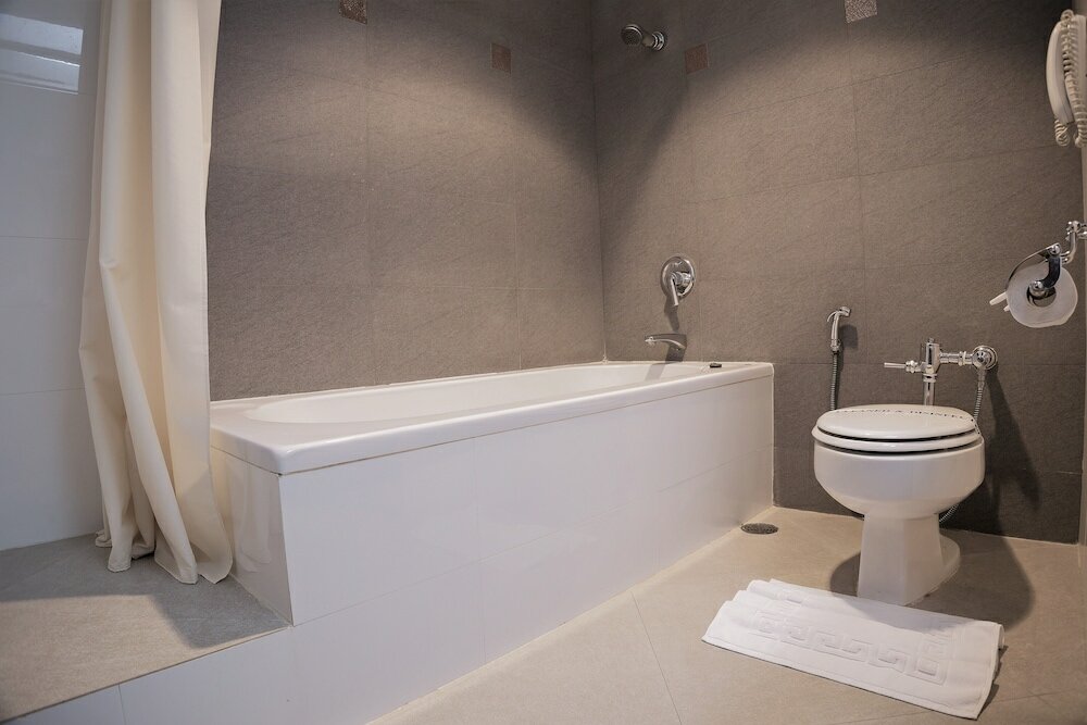 Фото Zenith Sukhumvit Hotel