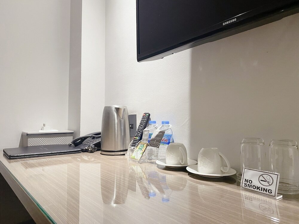 Фото The Luxe Hotel