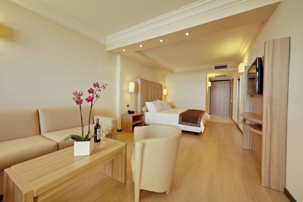 Фото Nyala Suite Hotel