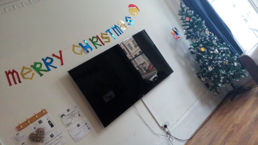 Фото Saint James Backpackers