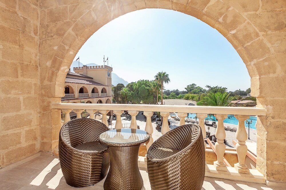 Фото Отель Le Chateau Lambousa