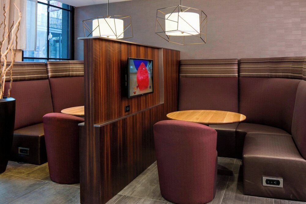 Фото Courtyard by Marriott New Orleans Near the French Quarter