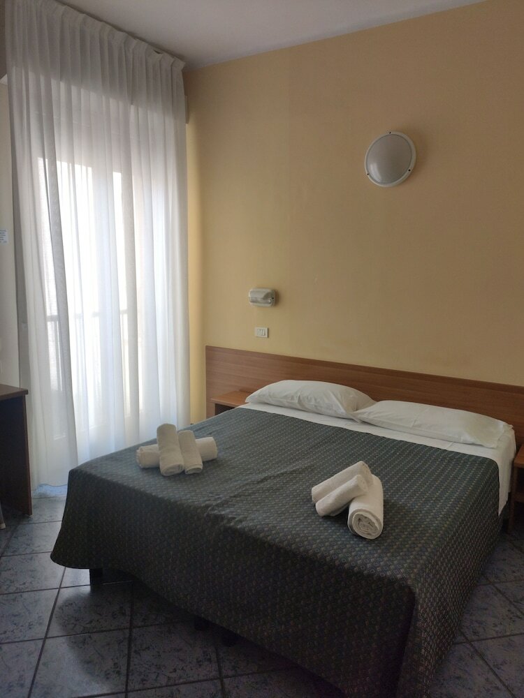 Фото Hotel Corona