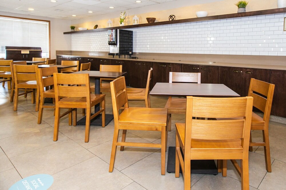 Фото Country Inn & Suites by Radisson, Rapid City, Sd
