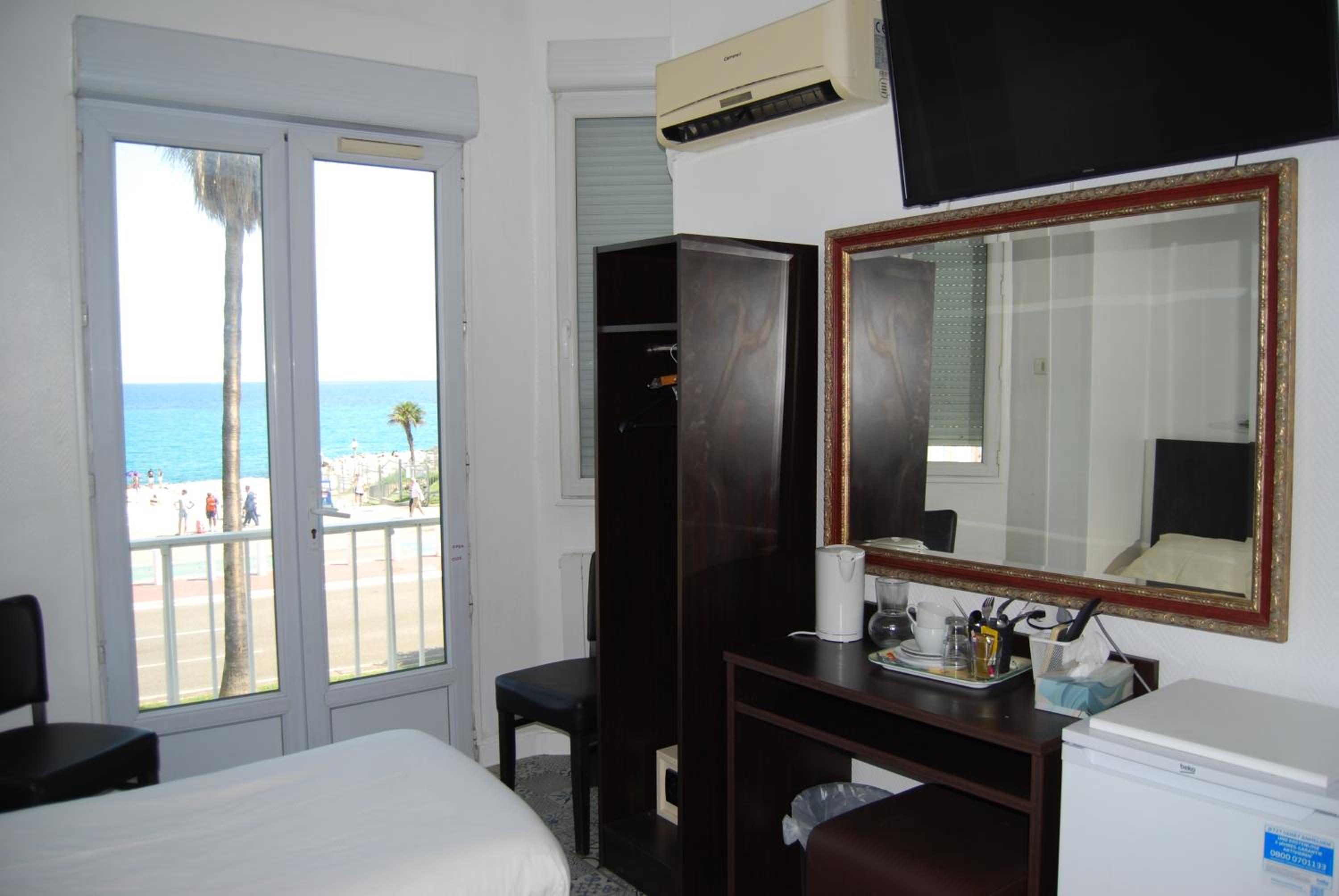 Фото Hôtel Azur