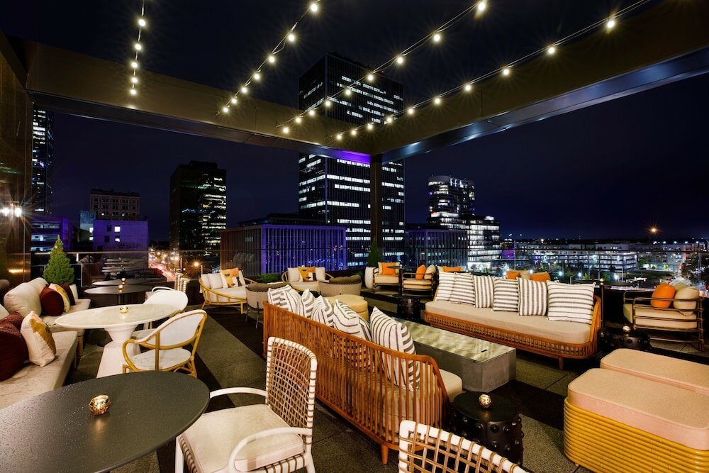 Фото Hotel Indy, Indianapolis, a Tribute Portfolio Hotel