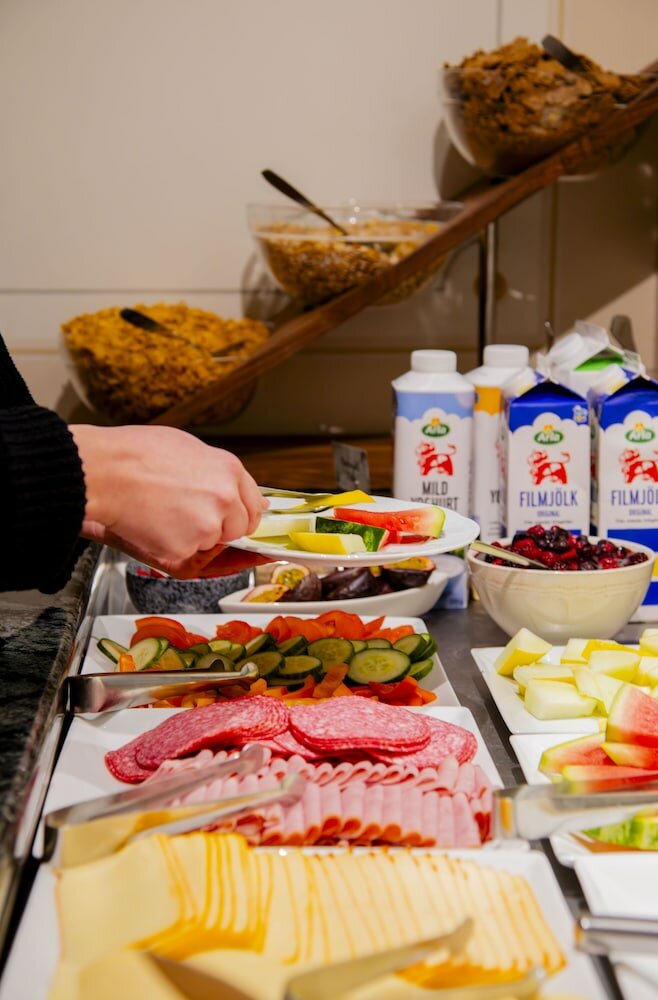 Фото Park Hotel Linköpings Fawlty Towers