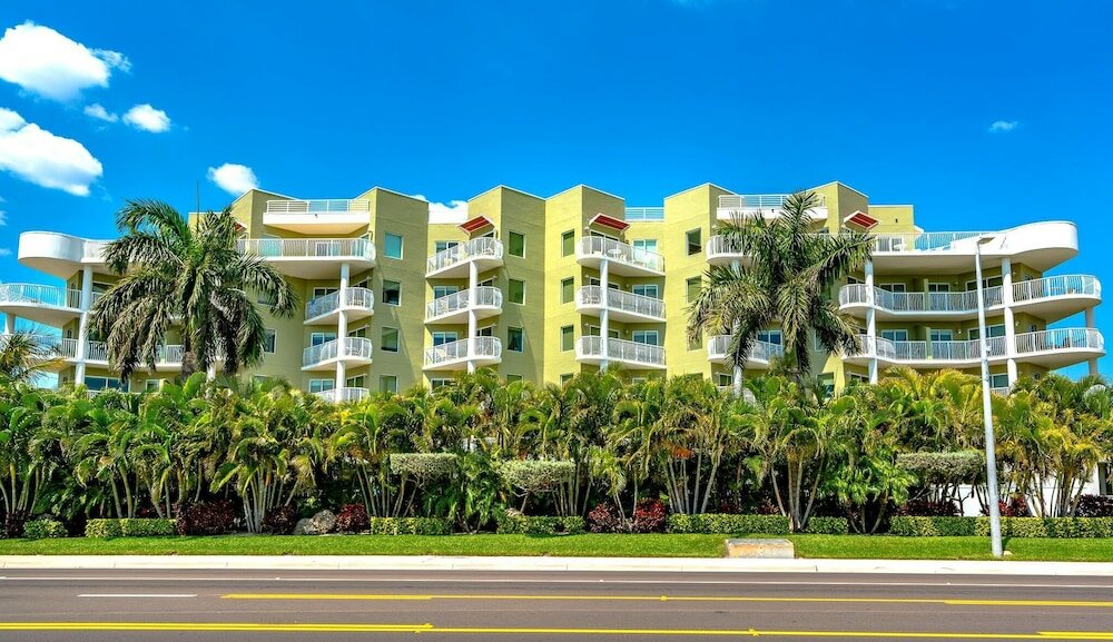 Фото Crystal Palms Beach Resort