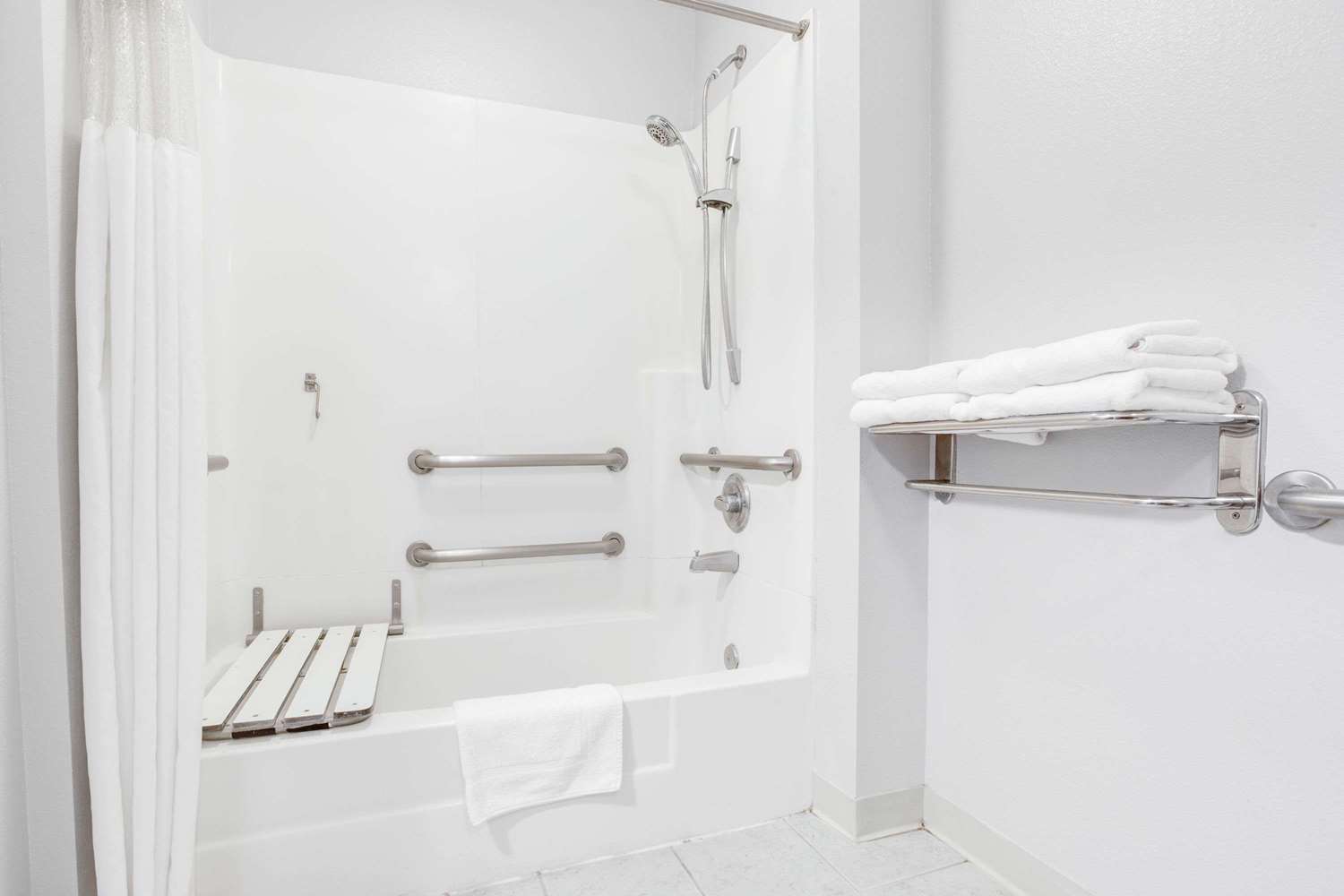 Фото Ramada by Wyndham Marina