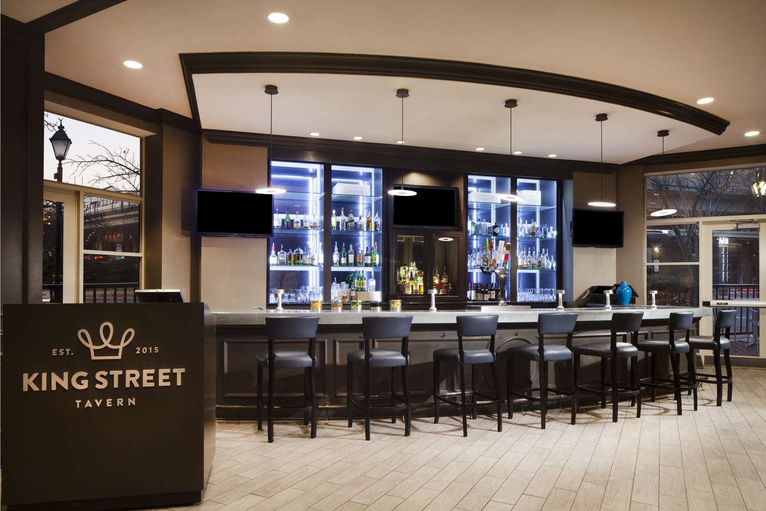 Фото Hilton Alexandria Old Town