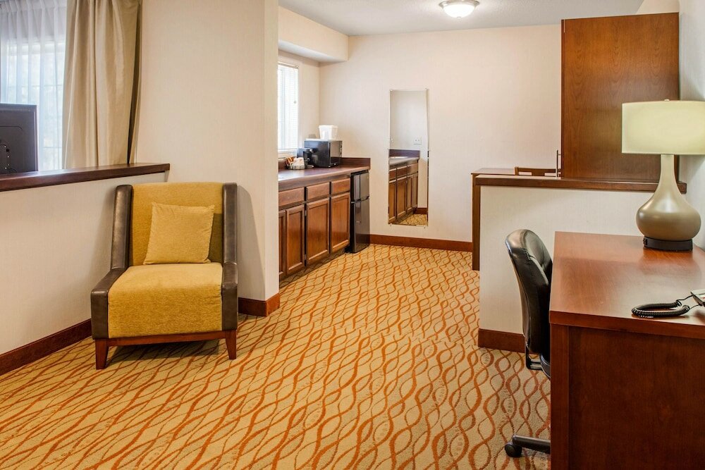 Фото Comfort Inn Mount Shasta Area