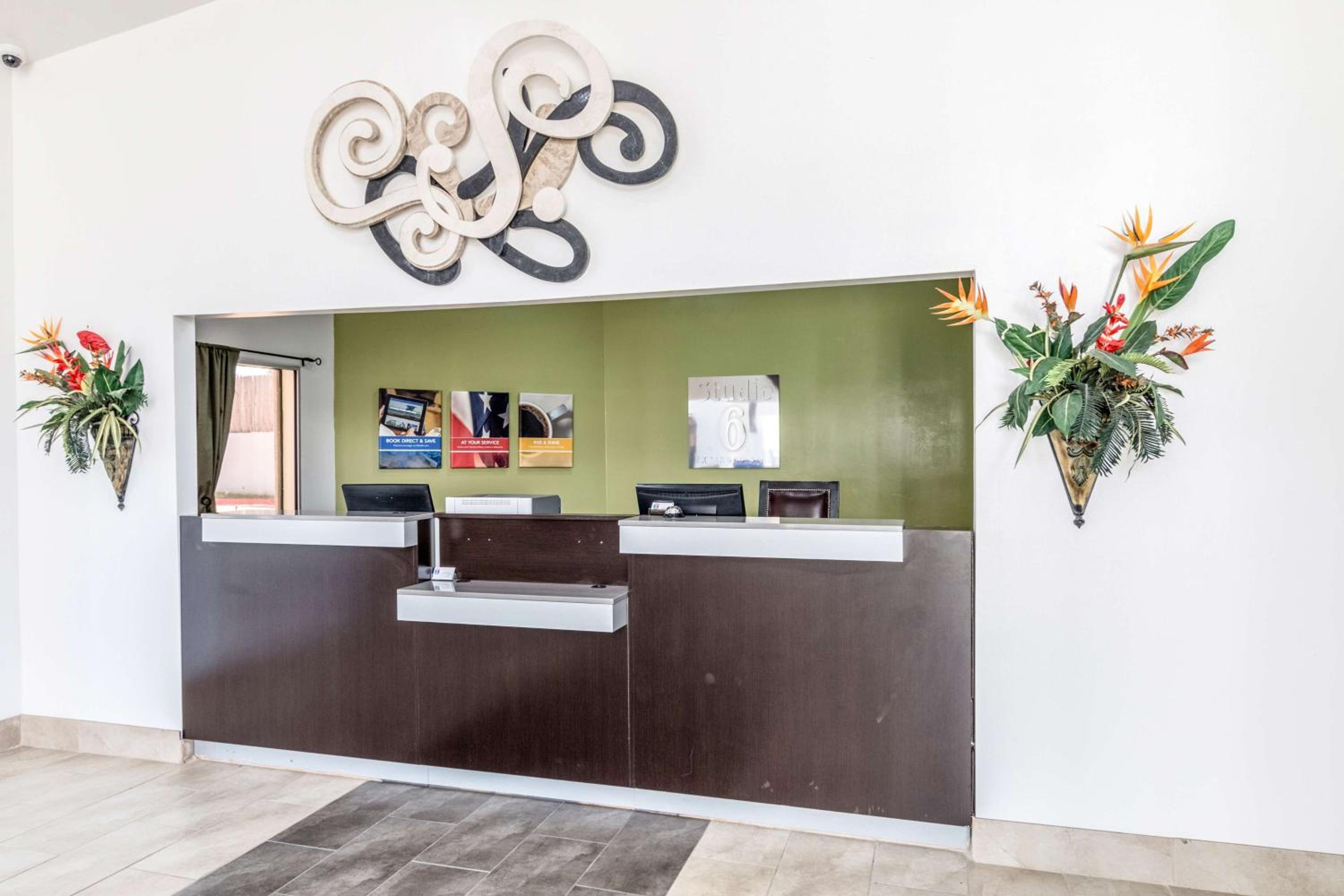 Фото Studio 6 Arlington, Tx