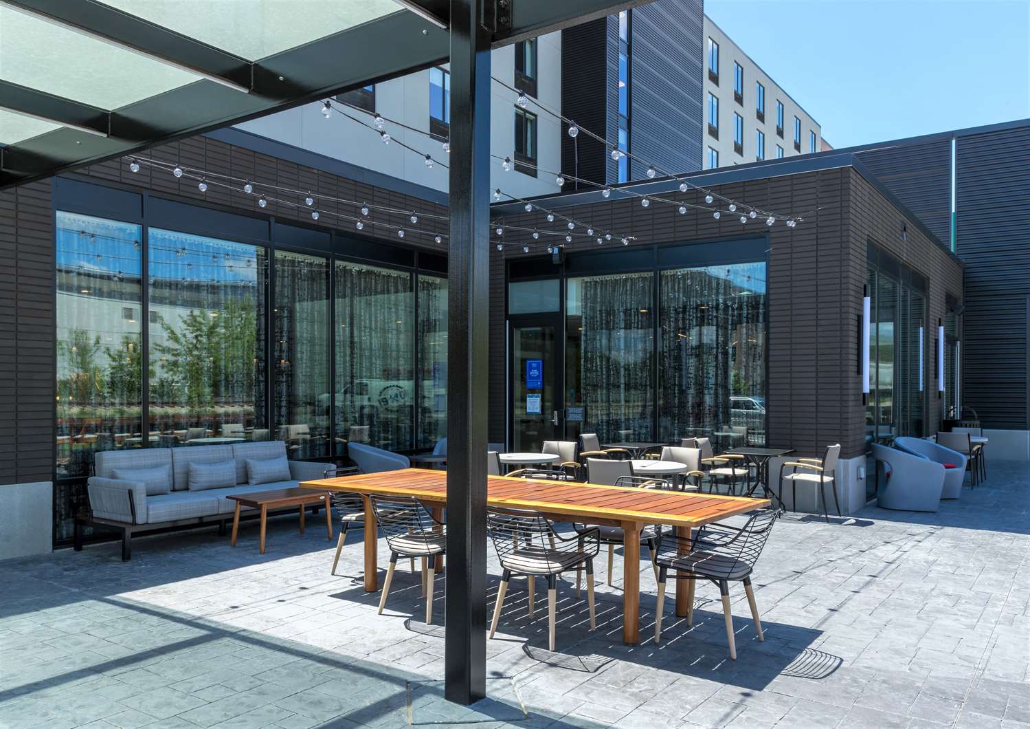 Фото Hilton Garden Inn Madison Downtown