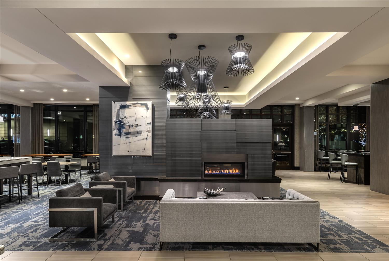 Фото Hampton Inn & Suites Portsmouth Downtown