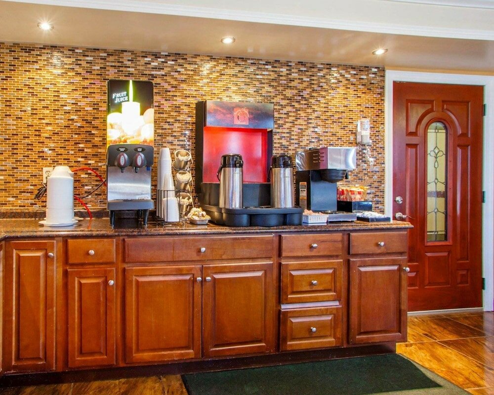 Фото Rodeway Inn Meadowlands