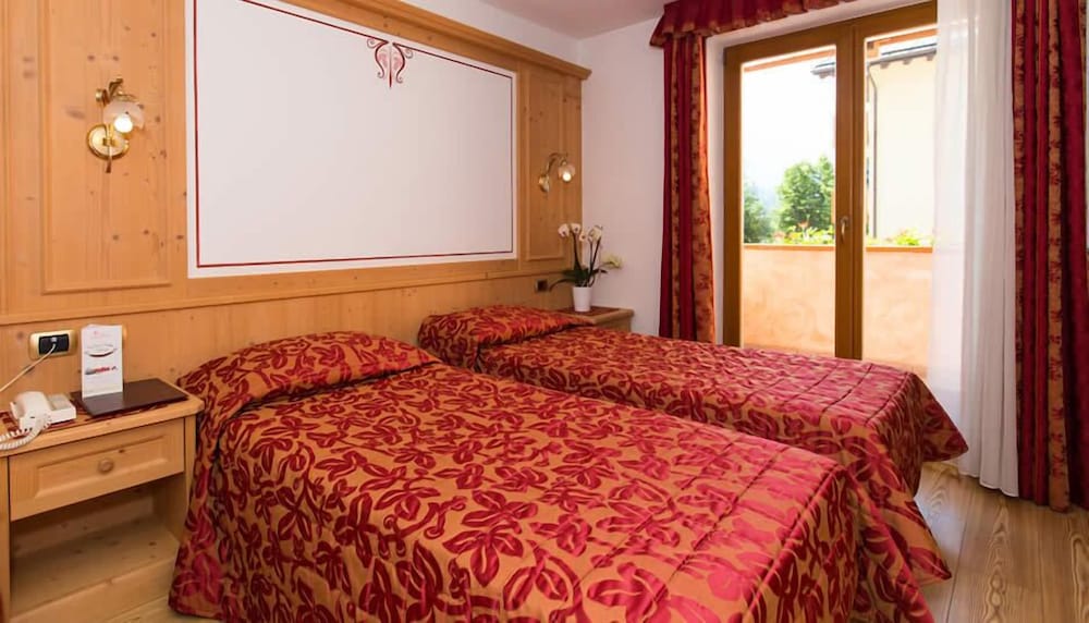 Фото Hotel Cristina