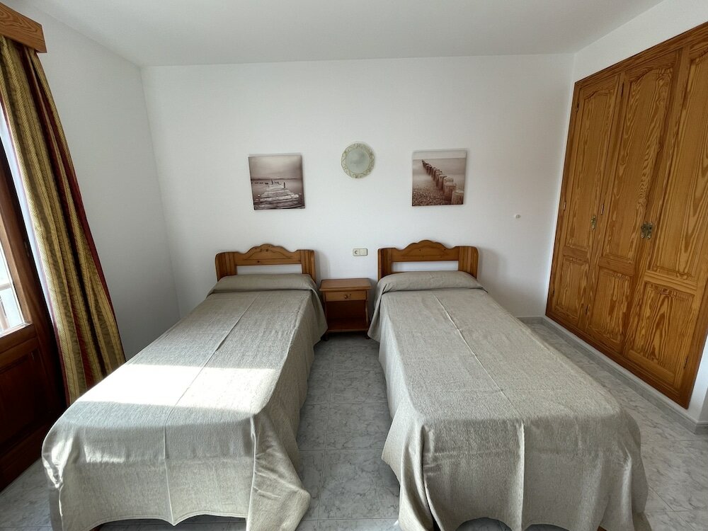 Фото Hostal Can Gallu