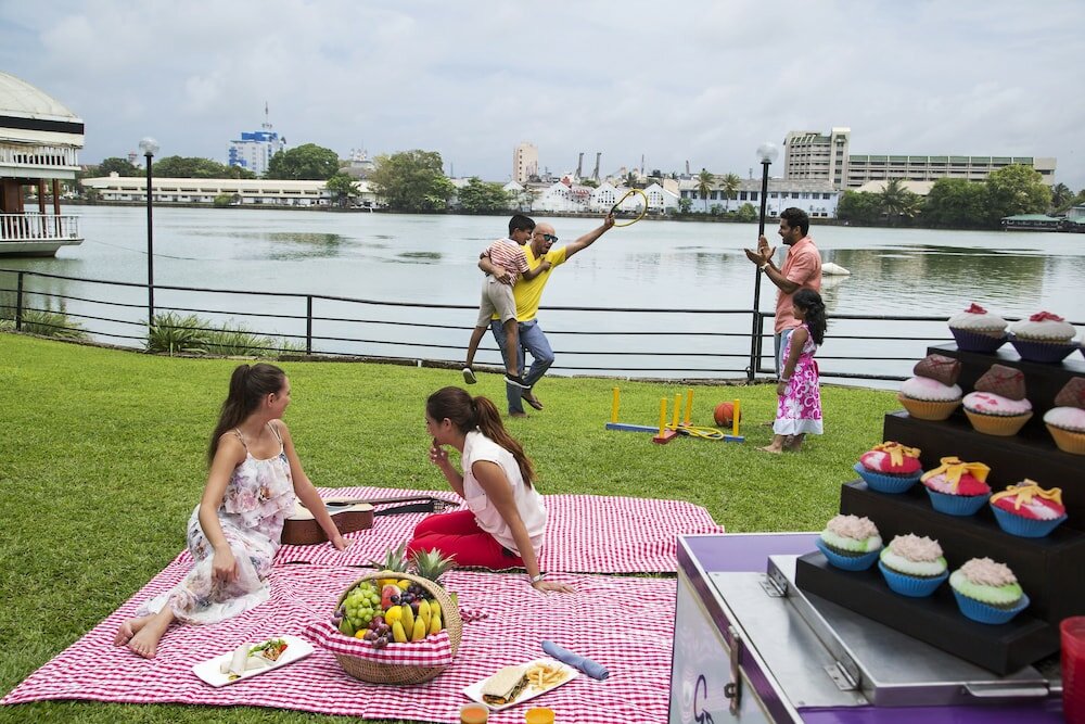 Фото Cinnamon Lakeside Colombo