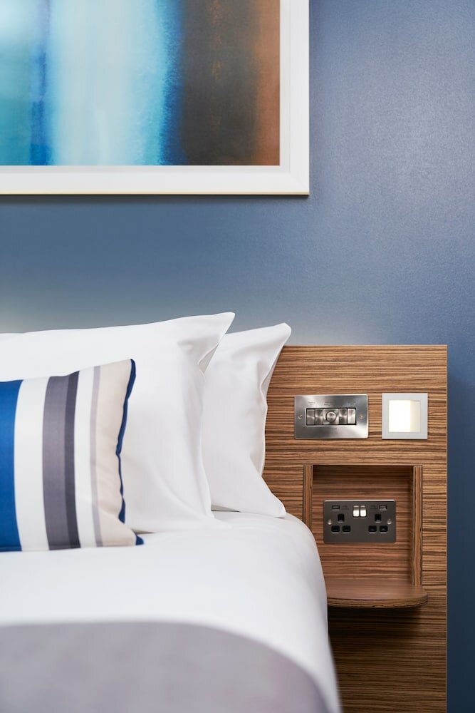 Фото Travelodge Plus Dublin City Centre