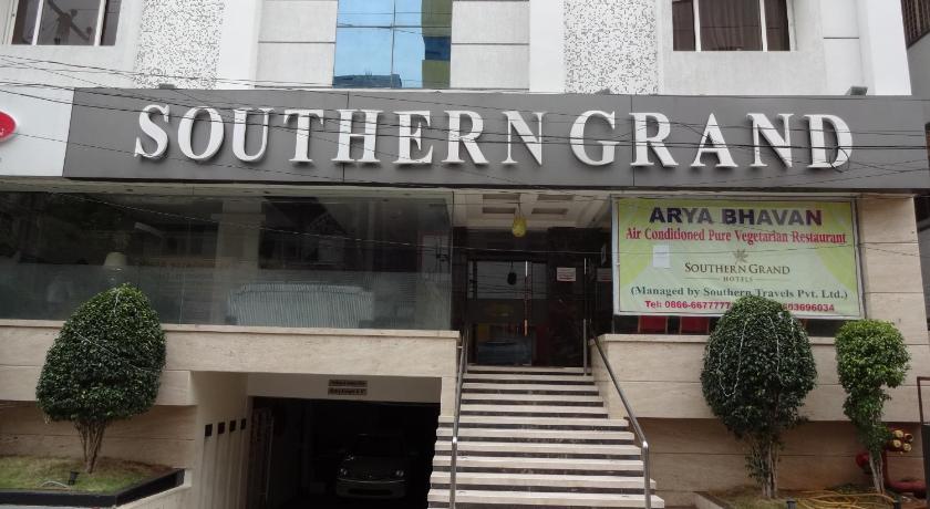 Фото Hotel Southern Grand