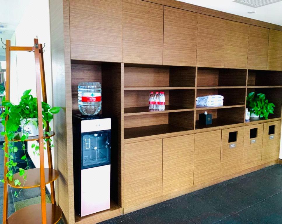 Фото Hampton by Hilton Beihai High-Speed Train Station