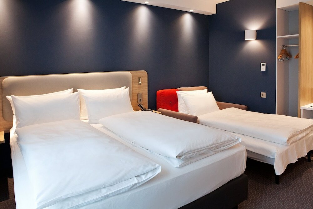 Фото Holiday Inn Express Furth, an Ihg Hotel