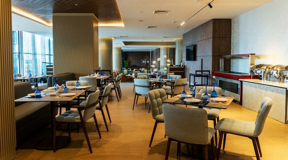 Фото Black Diamond Hotel