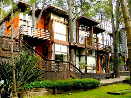 Гостиница Altos Medanos - Cabañas y Club de Bosque в Провинции Буэнос-Айрес
