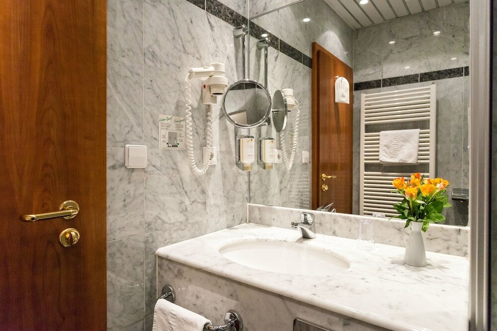 Фото Hotel Neustädter Hof