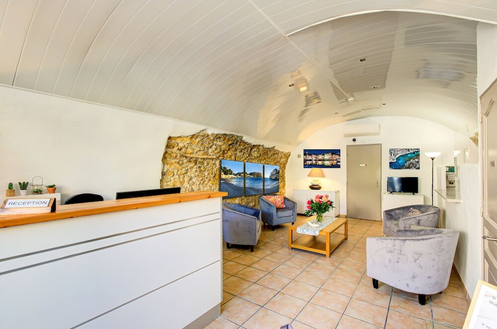 Фото Hotel Des Calanques