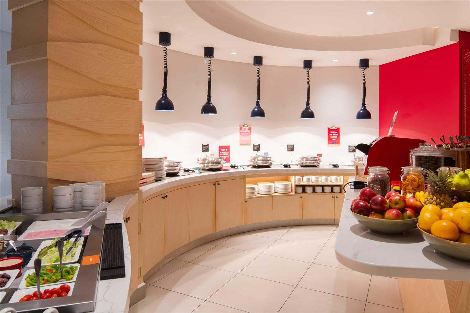 Фото Hampton by Hilton Sandton Grayston