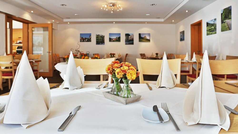 Фото Hotel Rössle Berneck