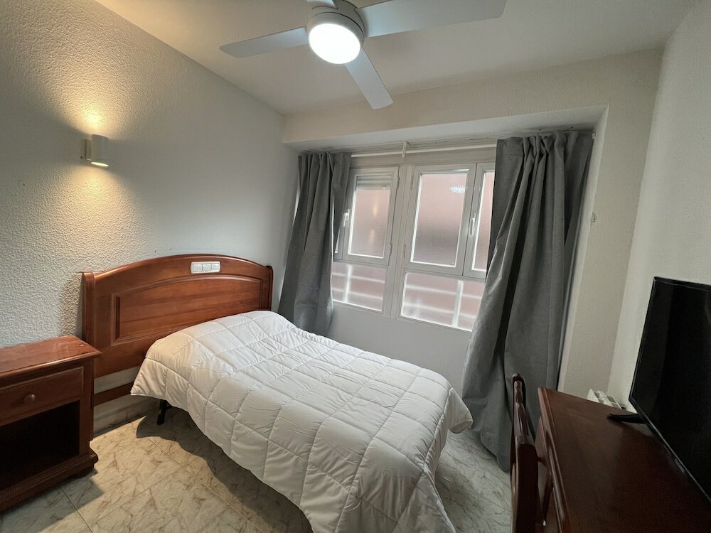 Фото Hostal La Embajada