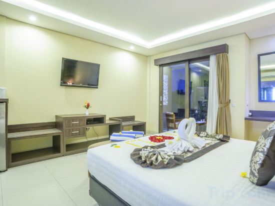 Фото D'Penjor Seminyak Hotel