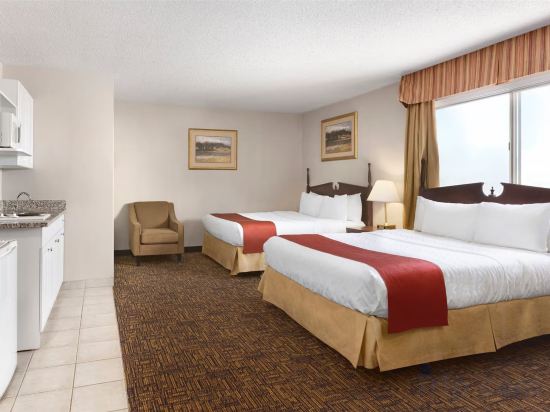 Фото Travelodge by Wyndham North Battleford