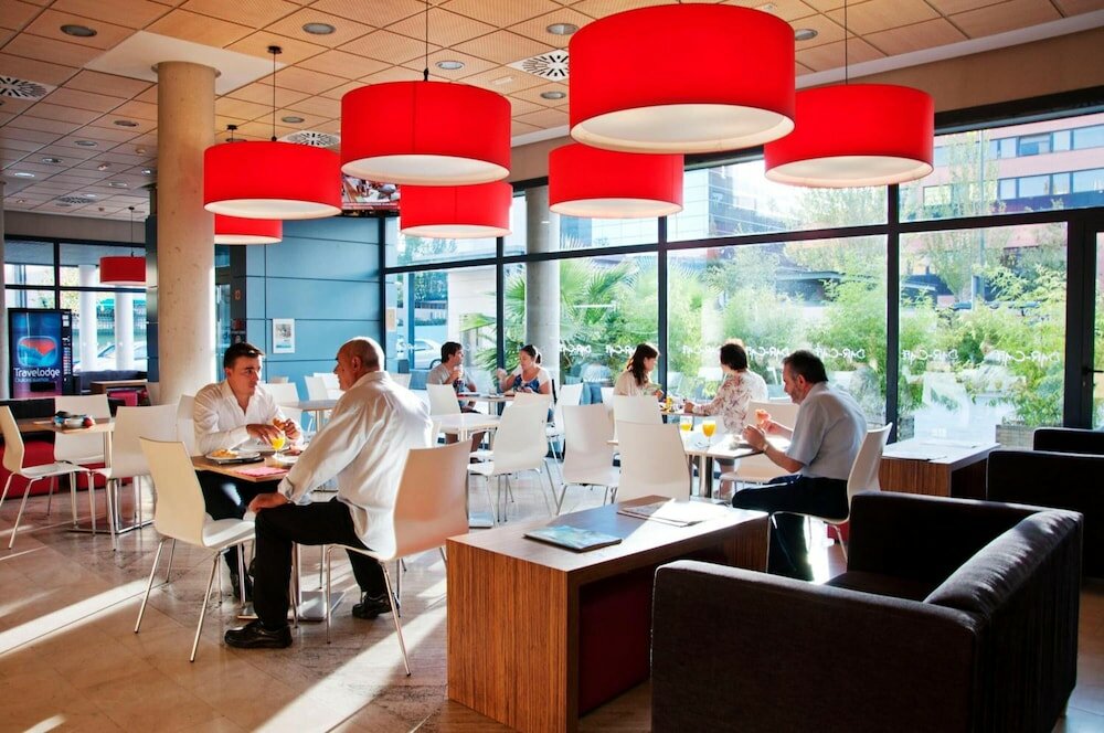 Фото Travelodge Madrid Torrelaguna