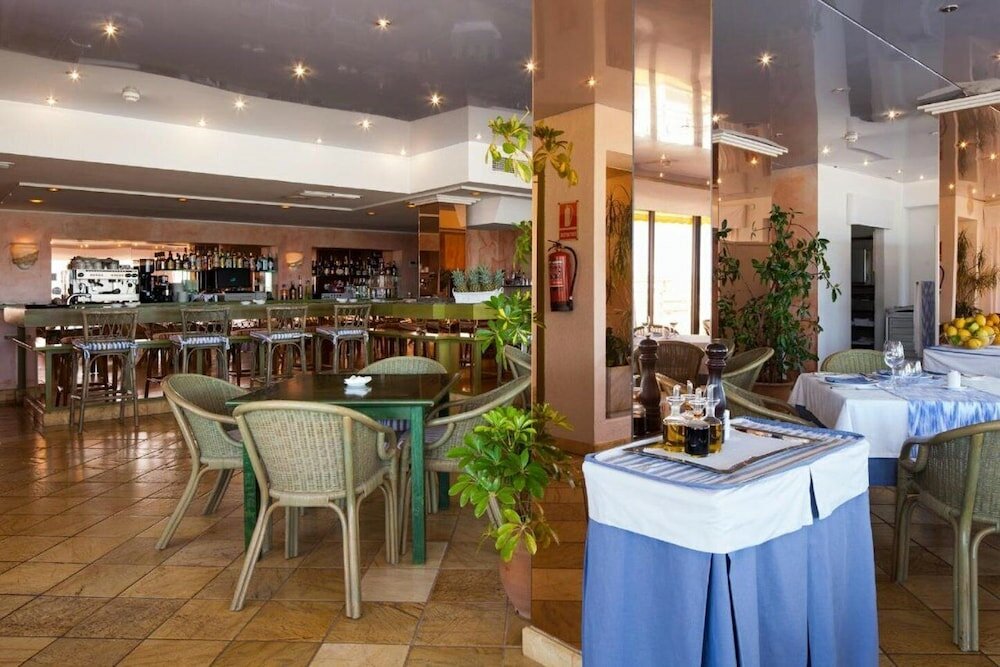 Фото Hotel Royal Plaza