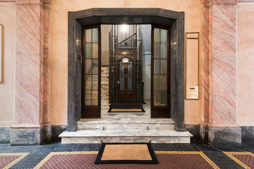 Фото At Forty One