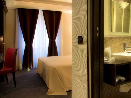 Фото Marcella Royal Hotel - Rooftop Garden