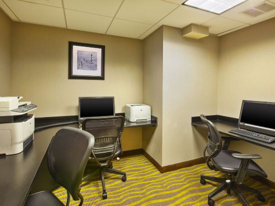 Фото Hampton Inn & Suites Providence/Warwick-Airport