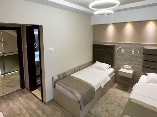 Фото Hotel Holiday