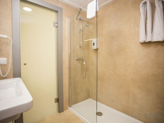 Фото Hotel Oasis Plaza