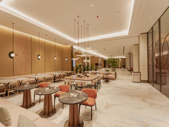 Фото Hilton Garden Inn Zhangjiajie Tianmen Mountain