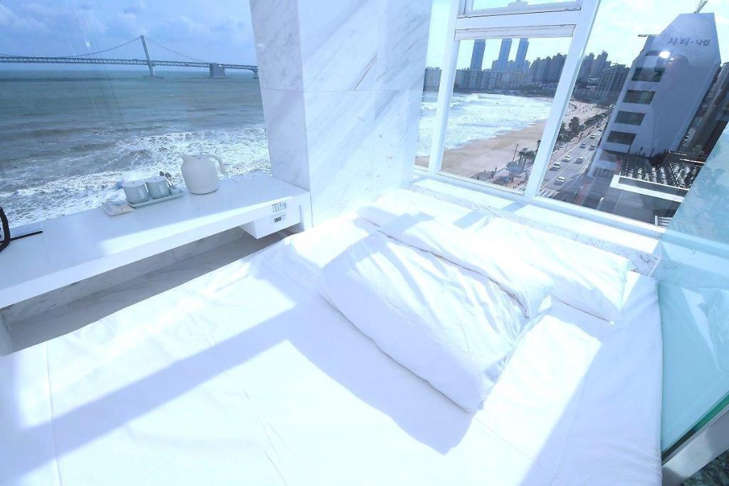 Фото Gwanganli Hotel 1